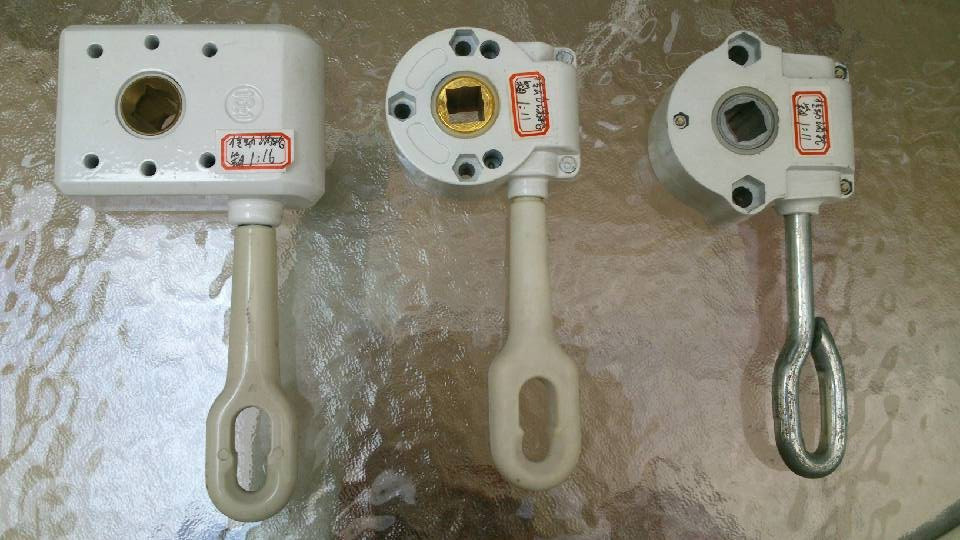 Gear box of retractable awning components