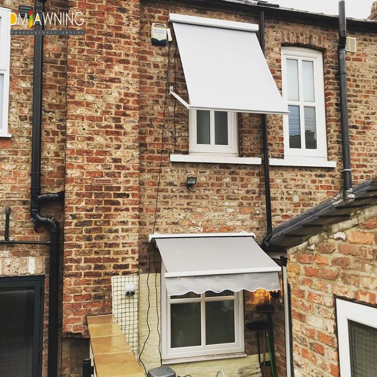 Aluminium retractable window awnings